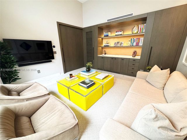 2000 S Bayshore Drive 13, Miami, FL 33133