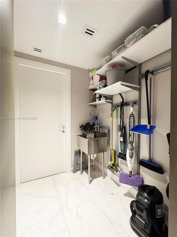 2000 S Bayshore Drive 13, Miami, FL 33133