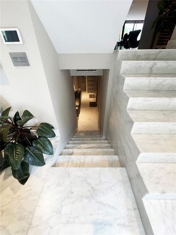 2000 S Bayshore Drive 13, Miami, FL 33133