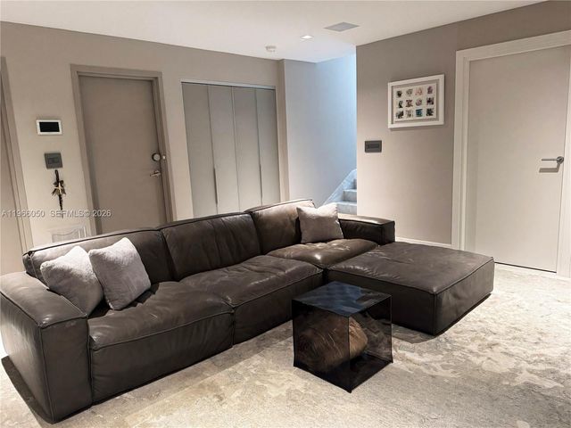 2000 S Bayshore Drive 13, Miami, FL 33133