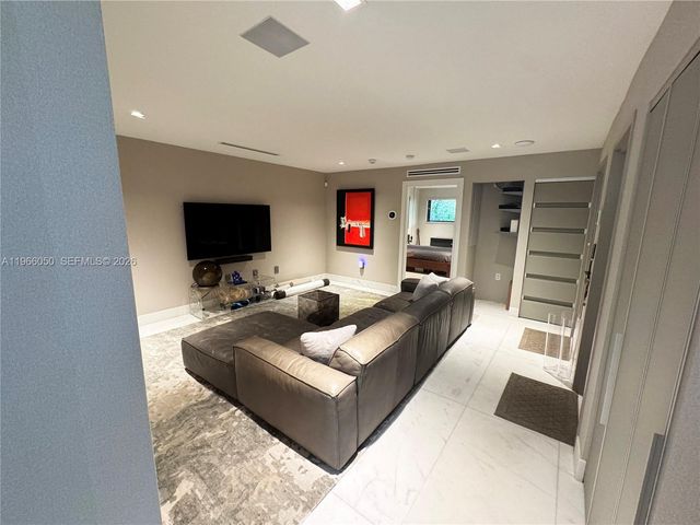 2000 S Bayshore Drive 13, Miami, FL 33133