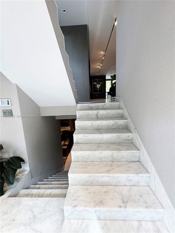 2000 S Bayshore Drive 13, Miami, FL 33133