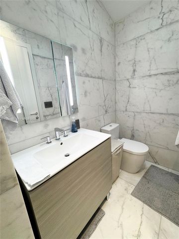 2000 S Bayshore Drive 13, Miami, FL 33133