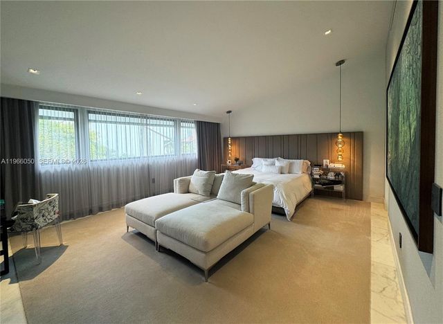 2000 S Bayshore Drive 13, Miami, FL 33133