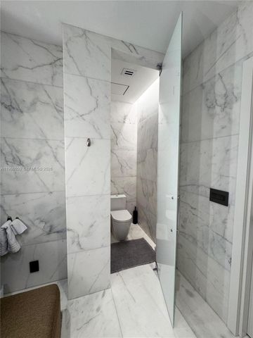 2000 S Bayshore Drive 13, Miami, FL 33133