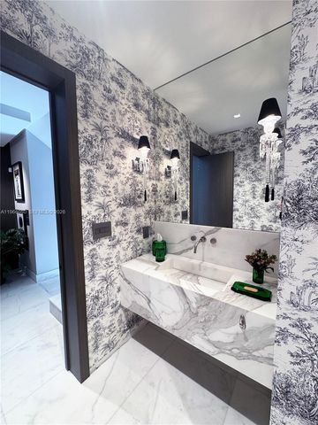 2000 S Bayshore Drive 13, Miami, FL 33133