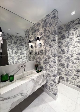 2000 S Bayshore Drive 13, Miami, FL 33133