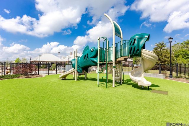 13857 Golden Holly Ln, Baton Rouge, LA 70810