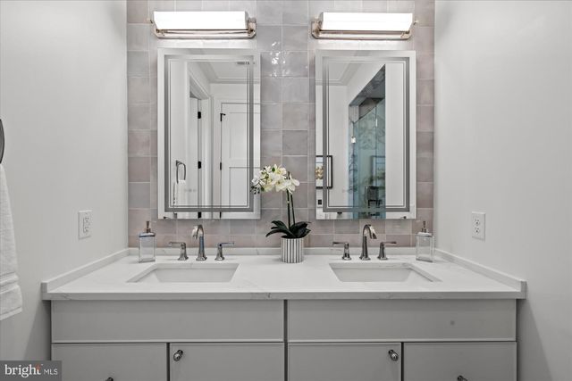 109 N WEST ST, Alexandria, VA 22314