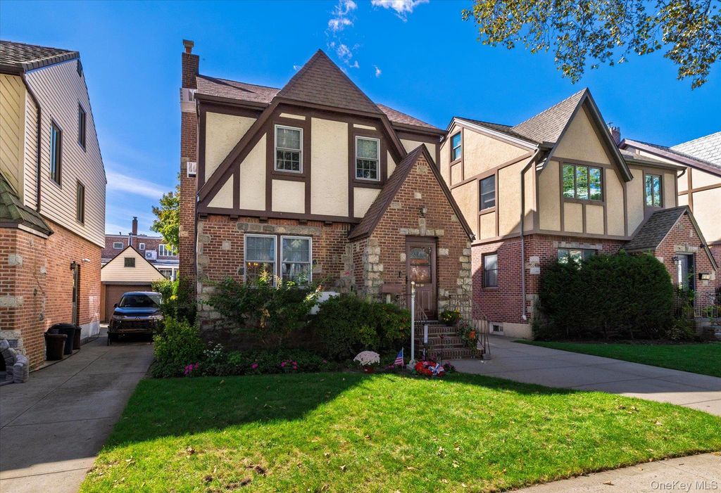 60-50 69th Lane, Maspeth, NY 11378 — photo 2