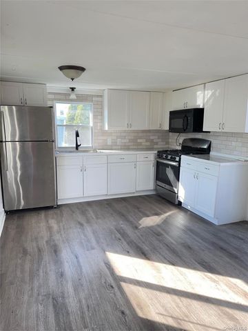 150 Main St. Unit 57, Islip, NY 11751
