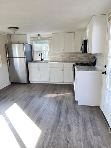 150 Main St. Unit 57, Islip, NY 11751