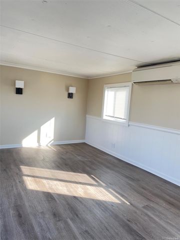 150 Main St. Unit 57, Islip, NY 11751