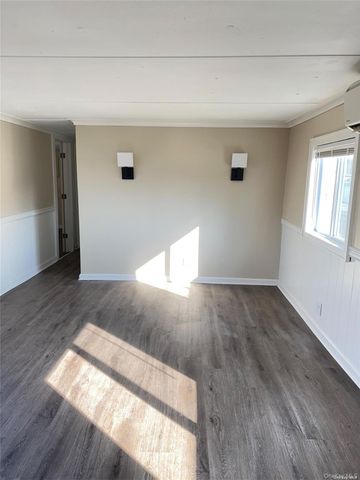 150 Main St. Unit 57, Islip, NY 11751