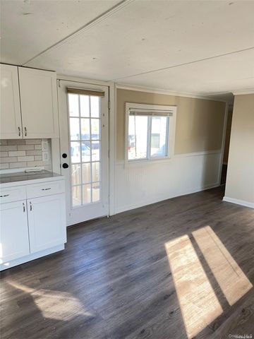 150 Main St. Unit 57, Islip, NY 11751