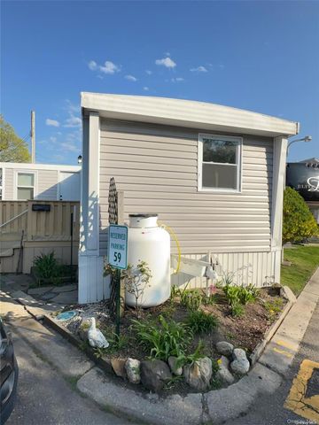 150 Main St. Unit 57, Islip, NY 11751