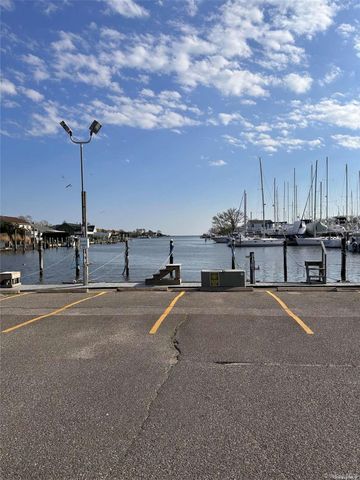 150 Main St. Unit 57, Islip, NY 11751