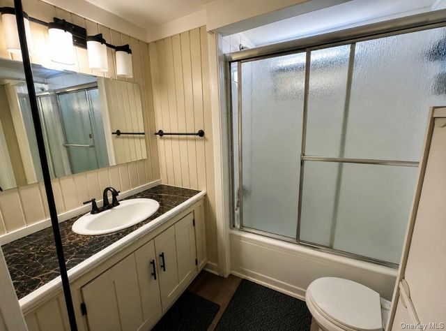 150 Main St. Unit 57, Islip, NY 11751
