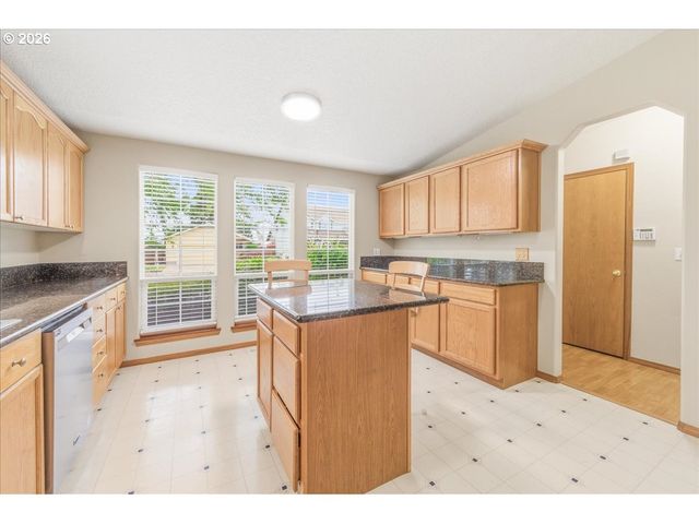 34306 HERON MEADOWS Dr, Scappoose, OR 97056