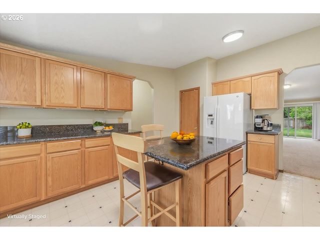 34306 HERON MEADOWS Dr, Scappoose, OR 97056