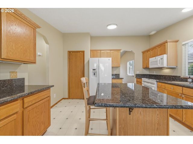 34306 HERON MEADOWS Dr, Scappoose, OR 97056