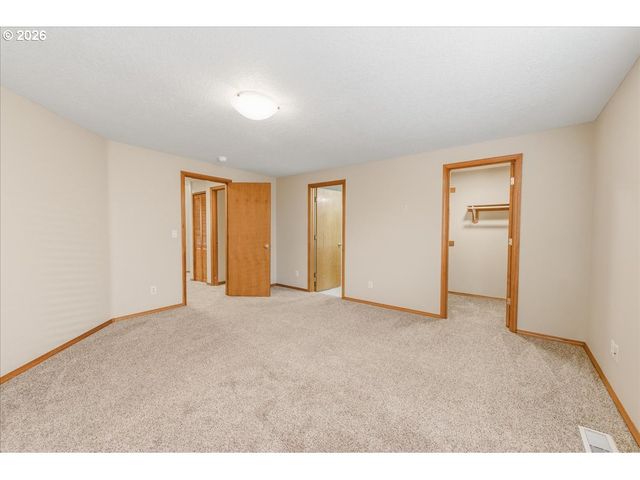 34306 HERON MEADOWS Dr, Scappoose, OR 97056