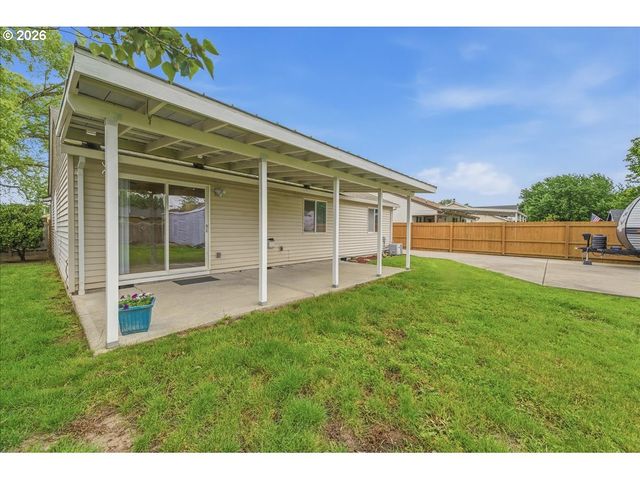 34306 HERON MEADOWS Dr, Scappoose, OR 97056