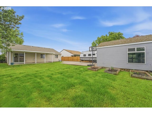 34306 HERON MEADOWS Dr, Scappoose, OR 97056