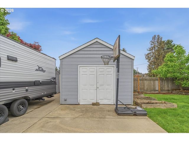 34306 HERON MEADOWS Dr, Scappoose, OR 97056