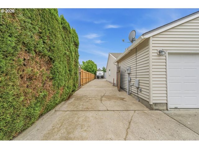 34306 HERON MEADOWS Dr, Scappoose, OR 97056