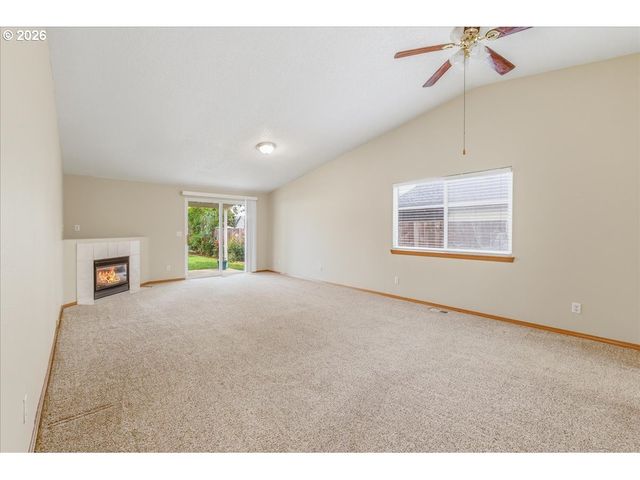 34306 HERON MEADOWS Dr, Scappoose, OR 97056