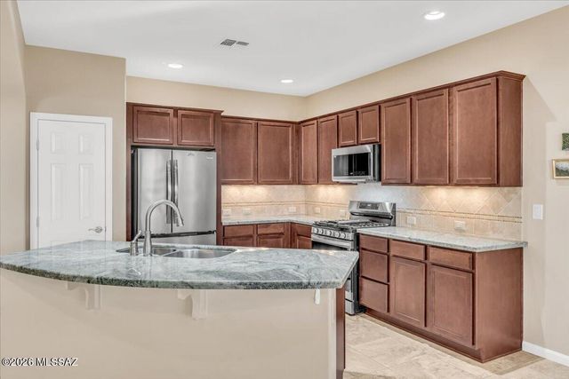 60713 E Arroyo Vista Drive, Oracle, AZ 85623