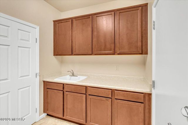 60713 E Arroyo Vista Drive, Oracle, AZ 85623