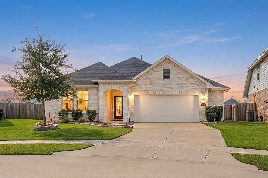 8414 Divot Trce, Fulshear, TX 77441
