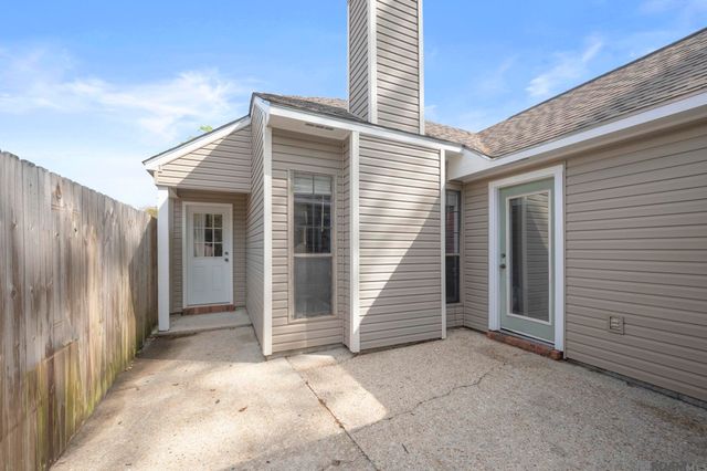 15182 Mary Elizabeth Dr, Baton Rouge, LA 70816