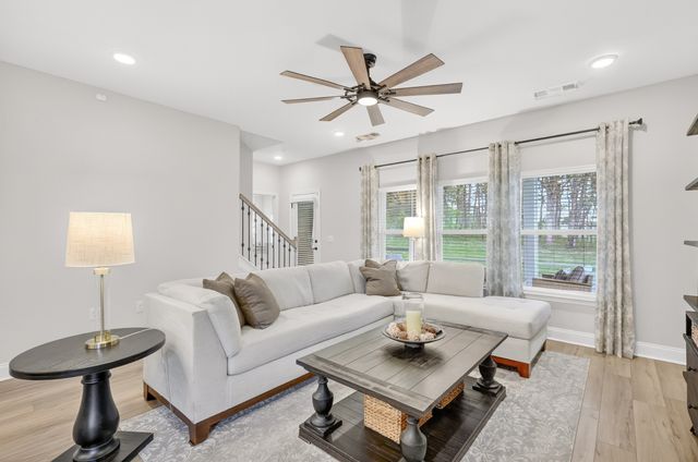 544 Banchory Dr, Smyrna, TN 37167