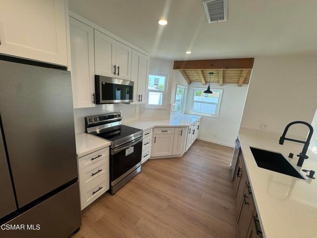 21420 Chatsworth Street, Chatsworth, CA 91311