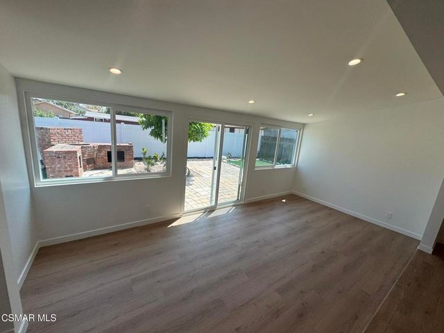 21420 Chatsworth Street, Chatsworth, CA 91311