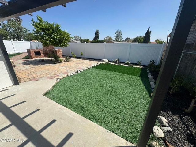 21420 Chatsworth Street, Chatsworth, CA 91311