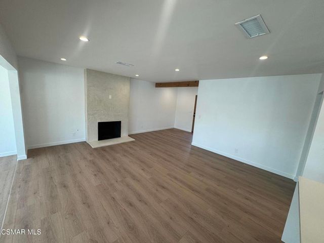 21420 Chatsworth Street, Chatsworth, CA 91311