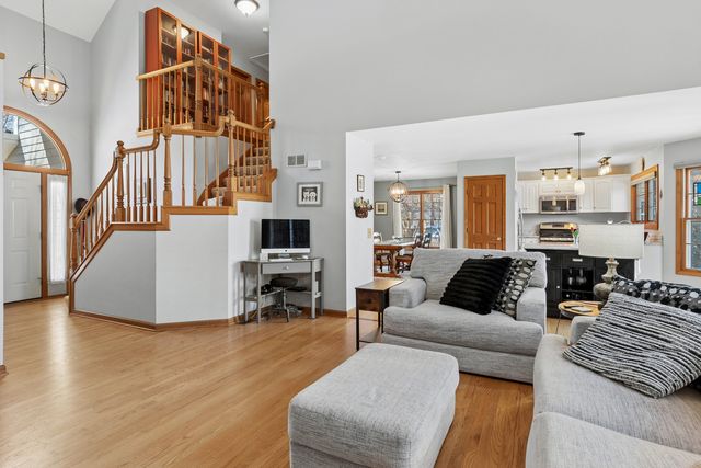 2102 BROOKSIDE Lane, Aurora, IL 60502