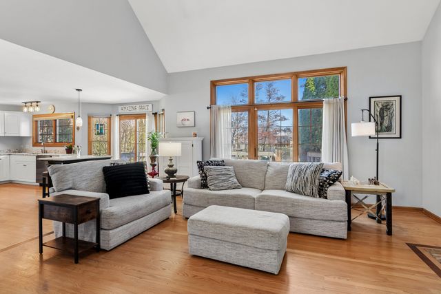 2102 BROOKSIDE Lane, Aurora, IL 60502