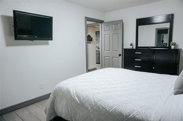 2155 Twinbrooke Drive, Houston, TX 77088