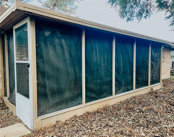 2155 Twinbrooke Drive, Houston, TX 77088