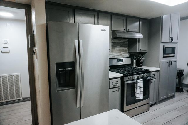 2155 Twinbrooke Drive, Houston, TX 77088