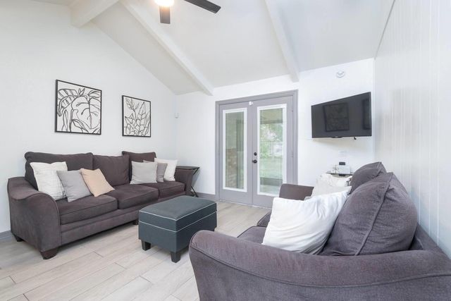 2155 Twinbrooke Drive, Houston, TX 77088