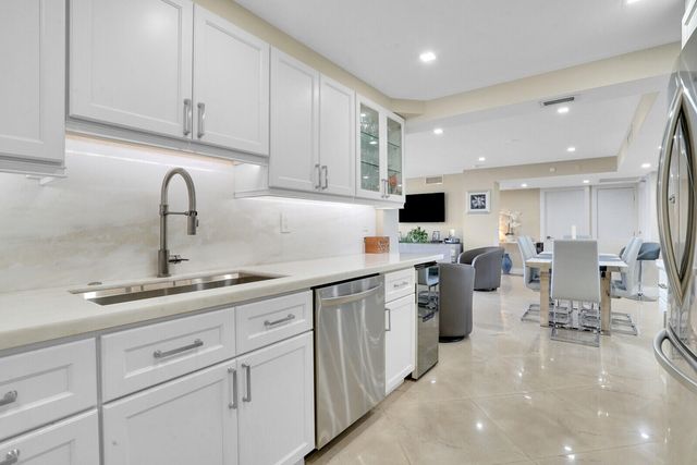 2697 N Ocean Boulevard F-205, Boca Raton, FL 33431