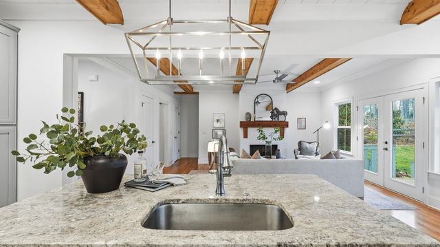 2819 Signal Farms Lane, Signal Mountain, TN 37377