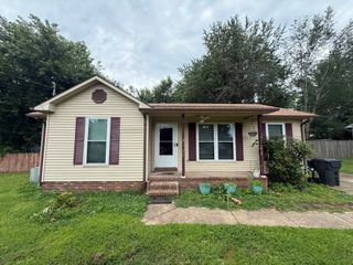 510 Indian Ave, Oak Grove, KY 42262