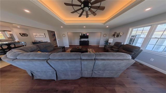 980 Lake Viking Terrace, Altamont, MO 64620